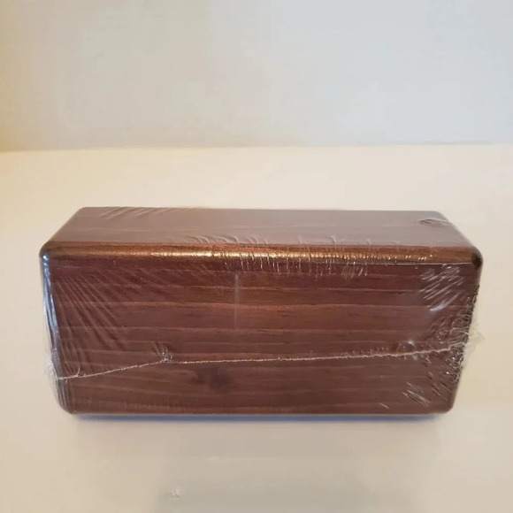 Chrysler Old Canadian Gray Slate Coaster Set with Wooden Stand. - Picture 4 of 7